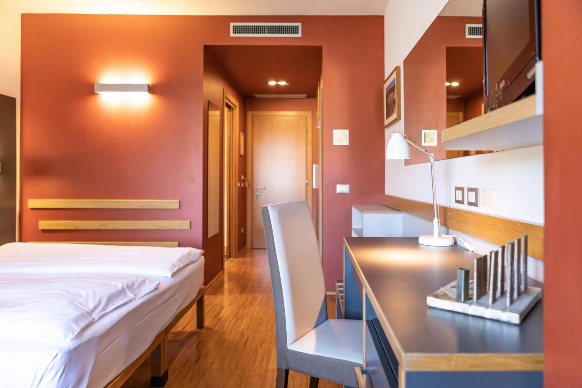 Hotel Cortese Armeno المظهر الخارجي الصورة