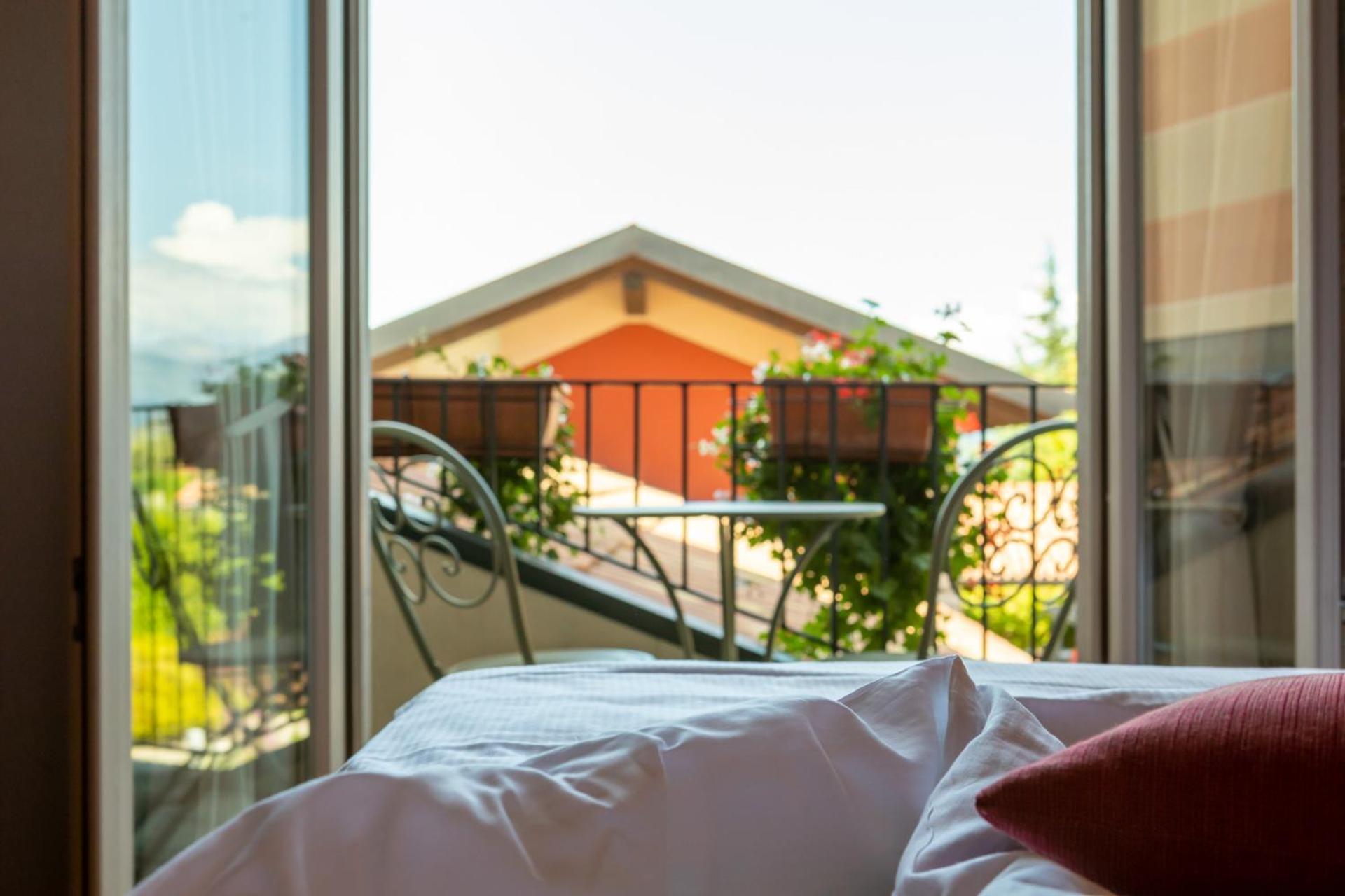 Hotel Cortese Armeno المظهر الخارجي الصورة