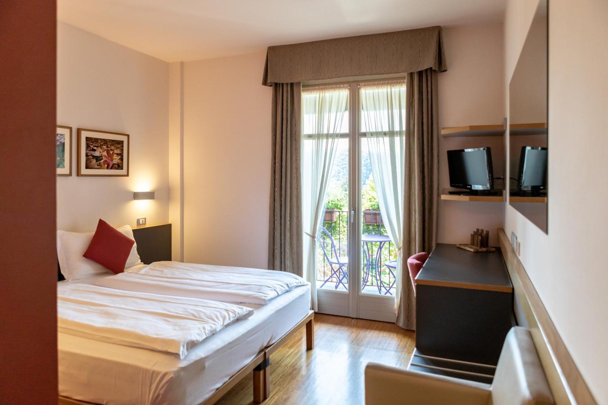 Hotel Cortese Armeno المظهر الخارجي الصورة