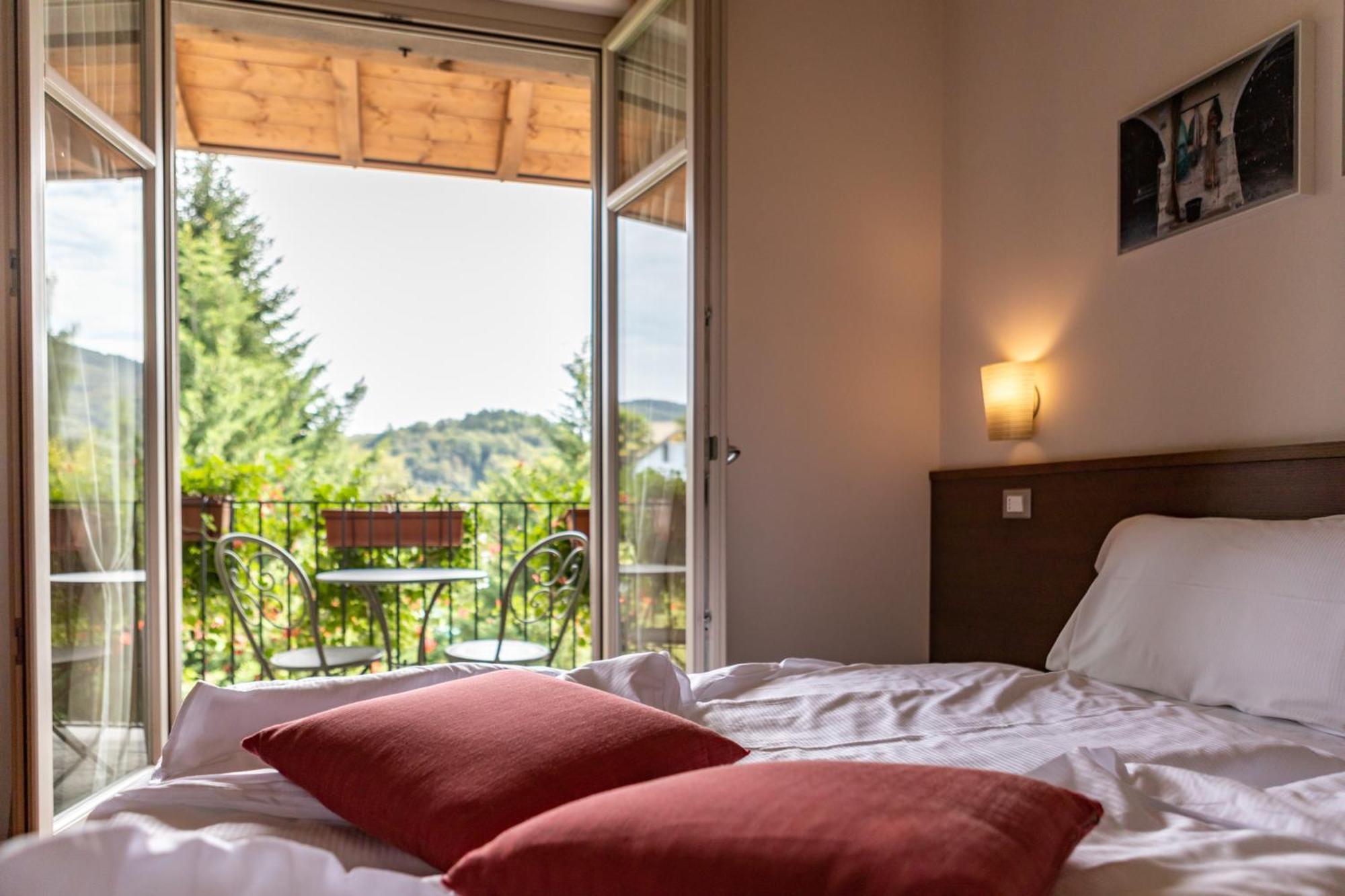 Hotel Cortese Armeno المظهر الخارجي الصورة