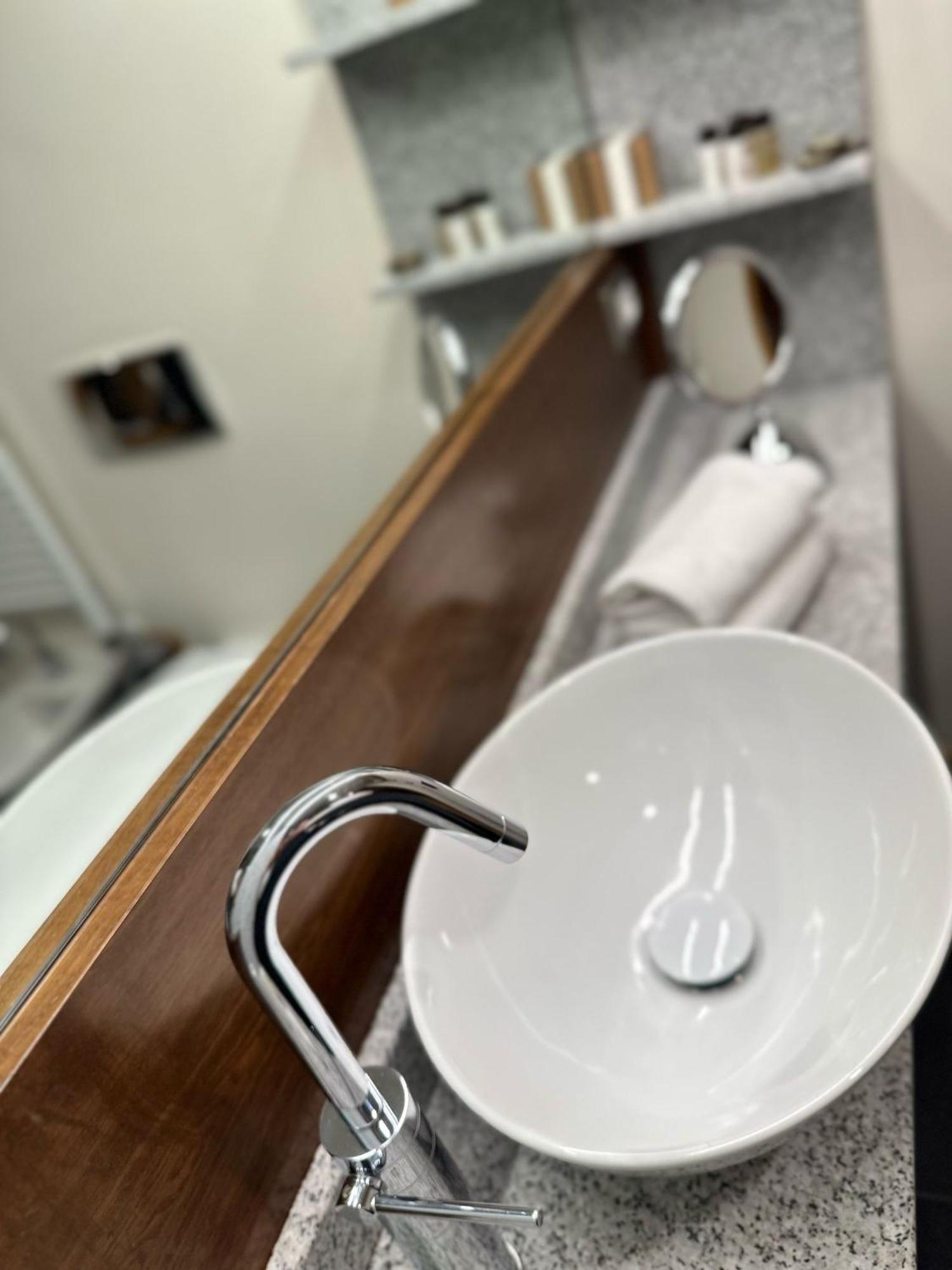 Hotel Cortese Armeno المظهر الخارجي الصورة